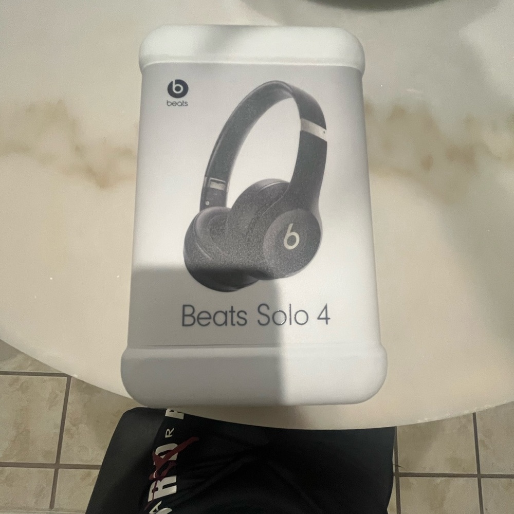 Beats by Dre Solo 4 Headphones - Black